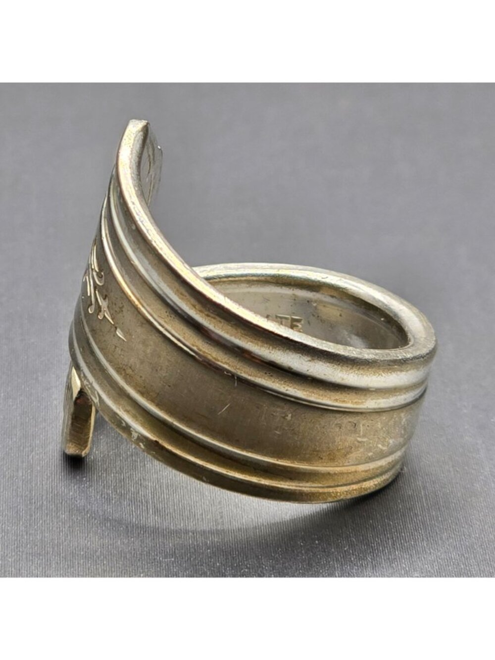 Vintage Avon Silver Plate Spoon Ring Size 8.5 Floral Heart Etched Bypass - Picture 2 of 11
